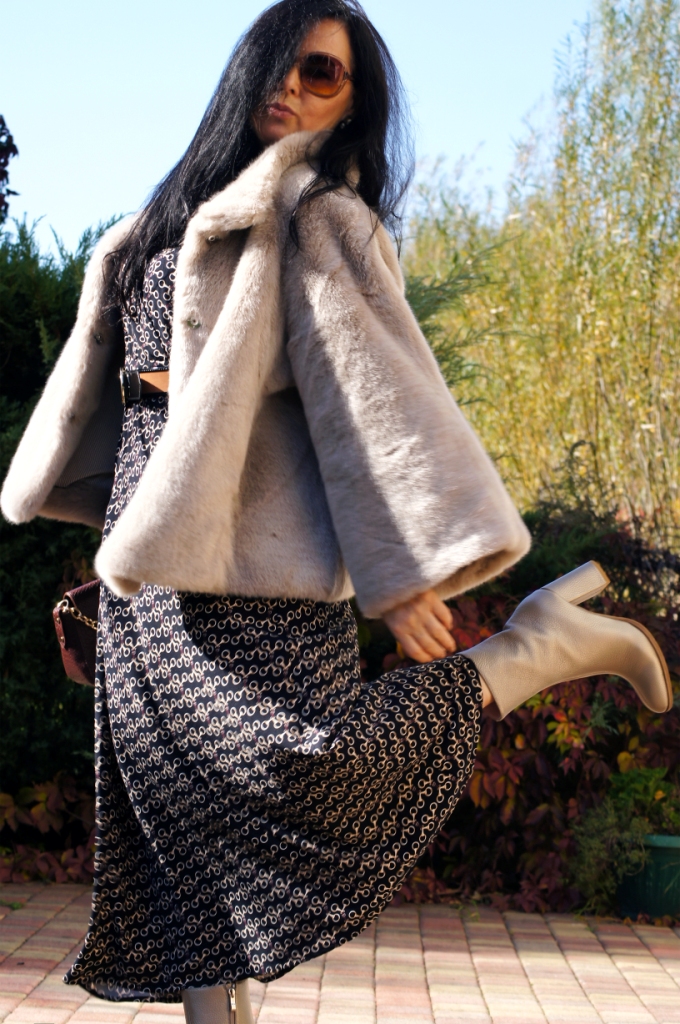 Jesienna sukienka w ciekawy print