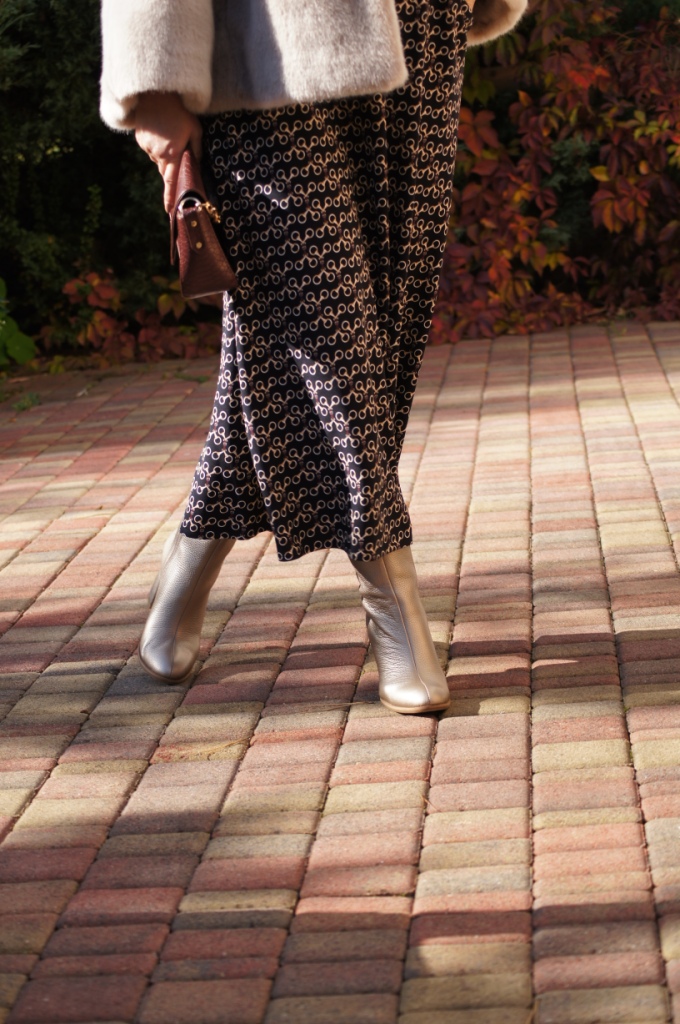 Jesienna sukienka w ciekawy print