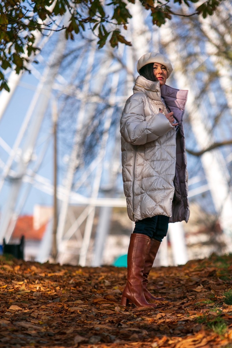 Puchowy, pikowany płaszczyk