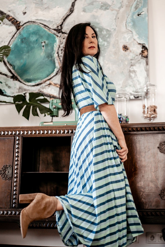 Plisy i pasy - sukienka retro